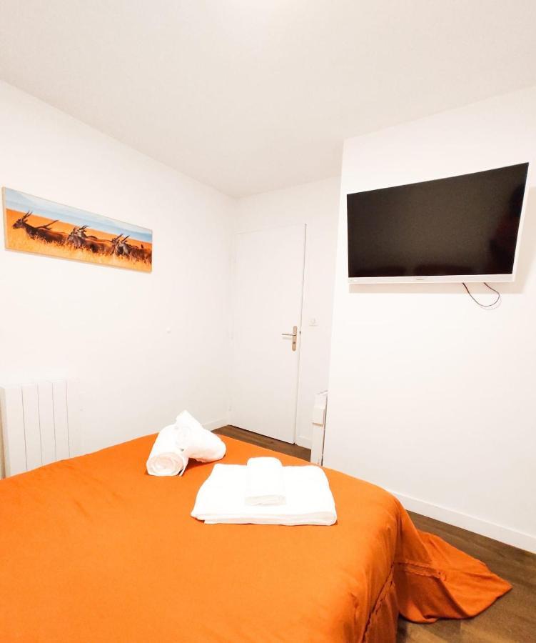 T3 Au Centre Ville Avec Balcon, Parking Gratuit Кимпер Екстериор снимка